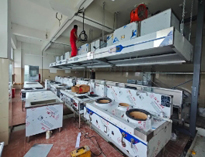 40℃高溫下，一群堅(jiān)守崗位的廚具人!